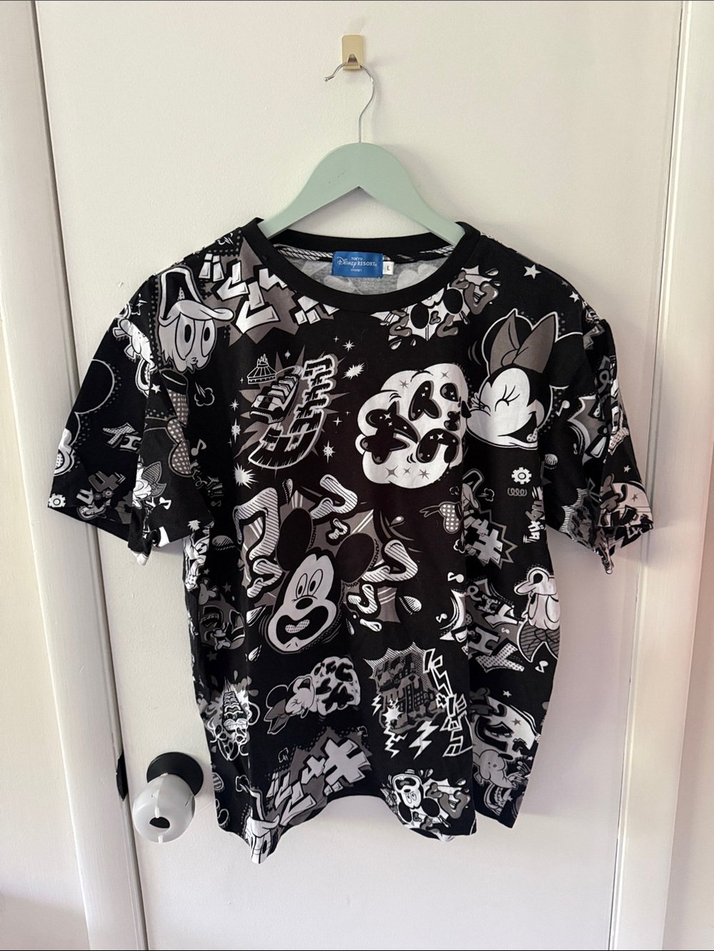 🐭 Disney Resort Tokyo Mens Tees Size Large